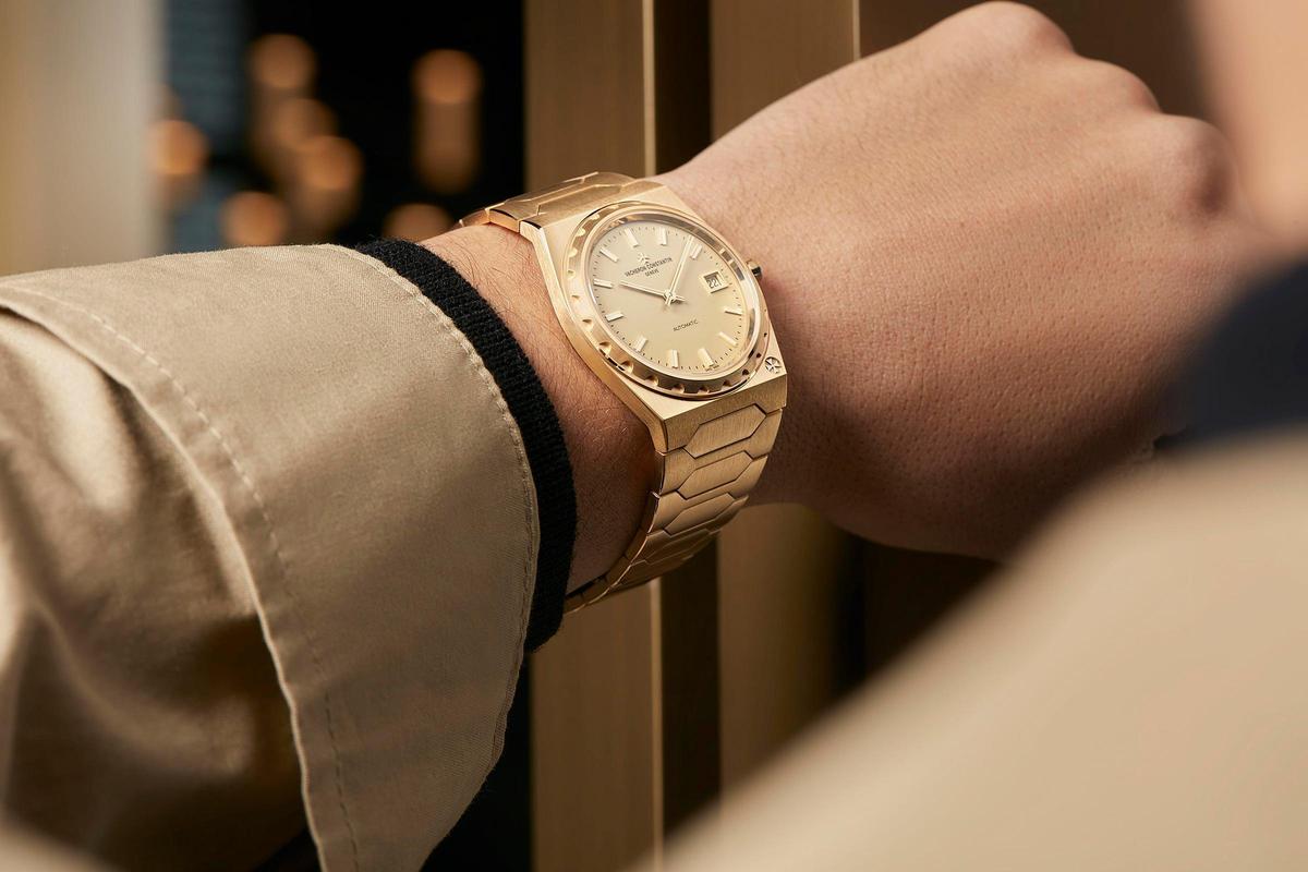 今年最強的復刻款！江詩丹頓推出Historiques 222腕表