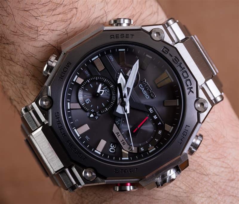 動手：卡西歐 G-Shock MT-G B2000 手表