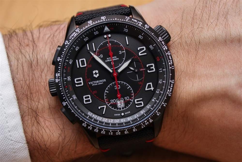 Victorinox-Airboss-Mach-9-Chronograph-Mechanical-Black-Edition-1