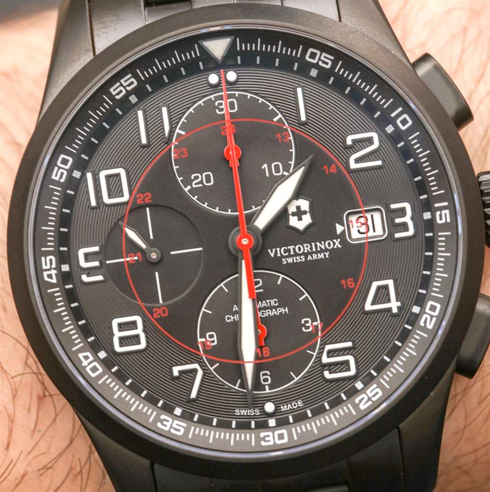 victorinox-swiss-army-airboss-mechanical-chronograph-black-edition-241741-ablogtowatch-01