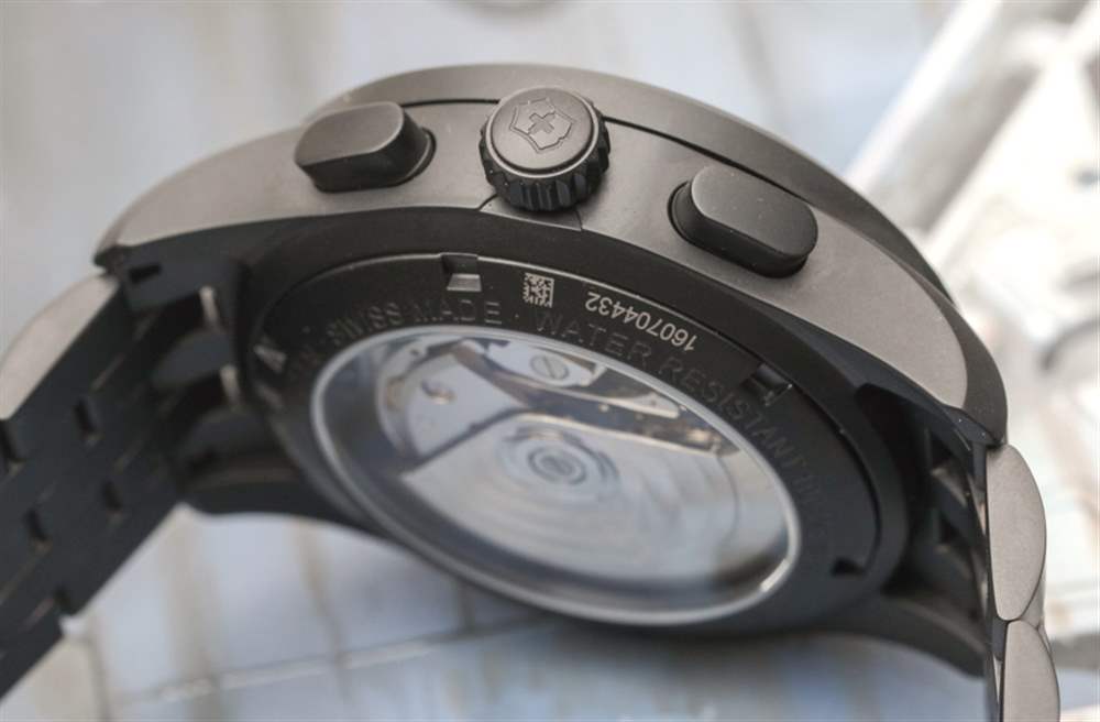 victorinox-swiss-army-airboss-mechanical-chronograph-black-edition-241741-ablogtowatch-12