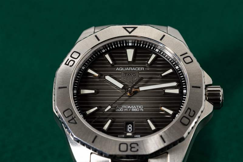 TAG Heuer Aquaracer Professional 200“戶外”腕表