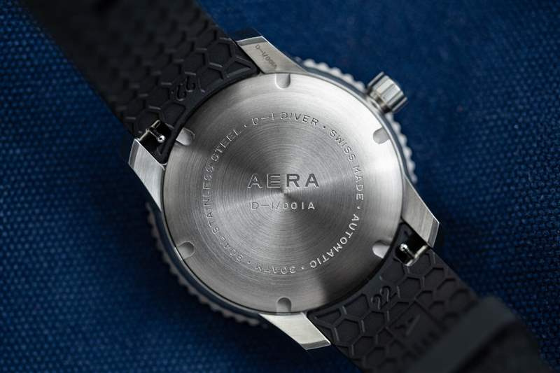 Aera D-1 Diver 的底蓋。