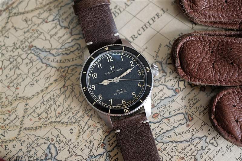 地圖上的 Hamilton Khaki Pilot Pioneer。