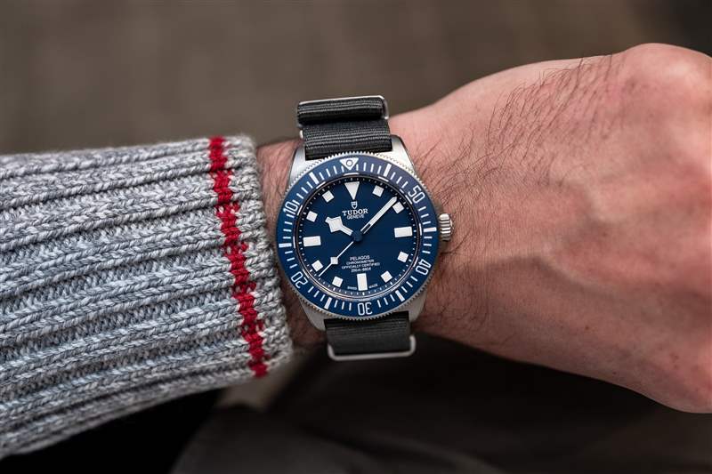 男士手腕上的帝舵 Pelagos FXD。