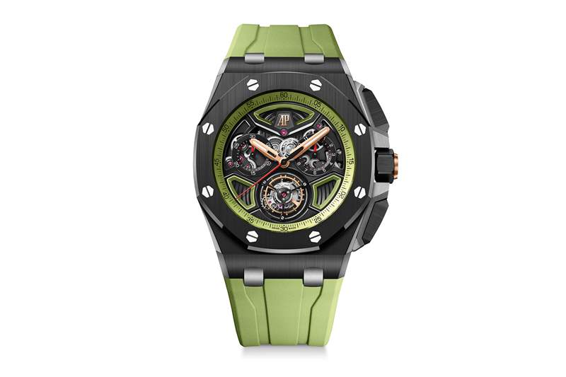 白色背景的 Audemars Piguet Offshore 手表