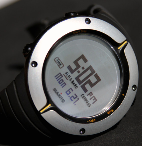 Suunto Core 至尊版銀色腕表